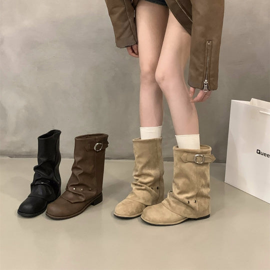 Damen modische Stiefel mit elegantem Faltenwurf und stylishen Druckknopfdetails R&B