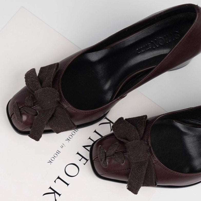 Damen elegante Pumps mit modischer Schleifenapplikation