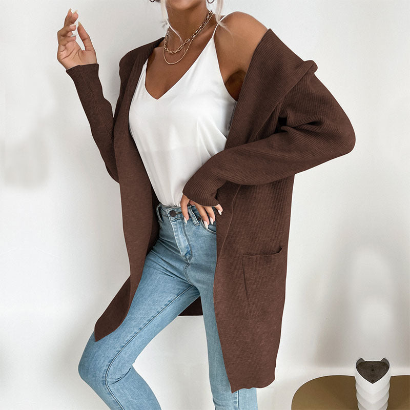 Damen Strickjacke mit tiefem V-Ausschnitt und praktischen Taschen R&B