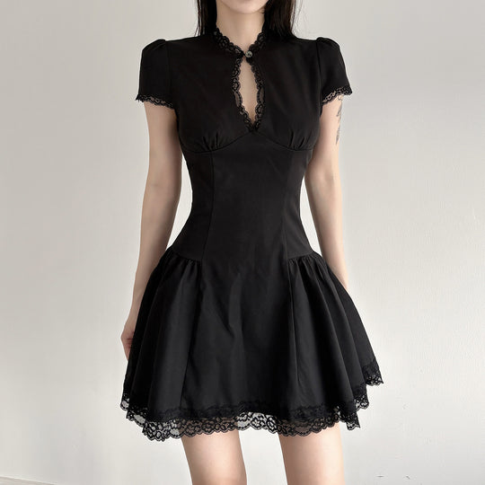 Damen Kleid mit romantischem Rüschensaum und zarten Spitzenakzenten R&B
