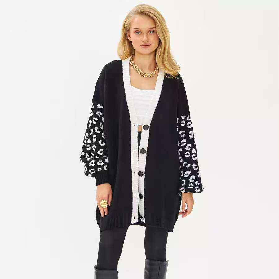 Damen Langer Strickcardigan mit Leopardenmuster und Knopfdetails R&B