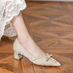 Damen elegante Pumps mit perlverziertem Riemen und komfortablem Blockabsatz