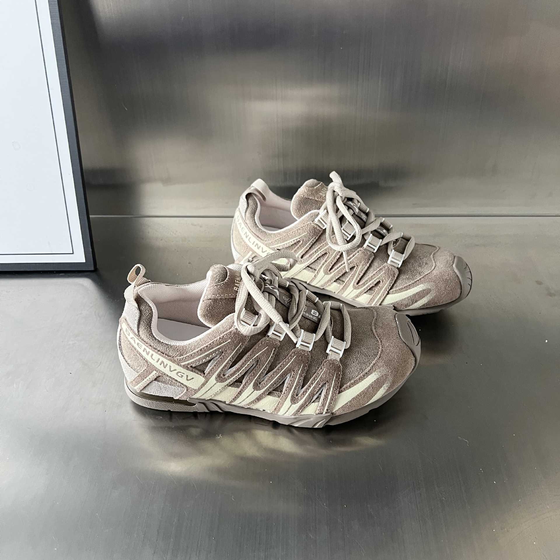 Damen Sportliche Outdoor-Sneaker mit atmungsaktiver Obermaterialstruktur und rutschfester Sohle R&B