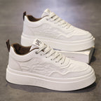 Damen Sneakers aus hochwertigem Leder mit trendiger Logostickerei von R&B
