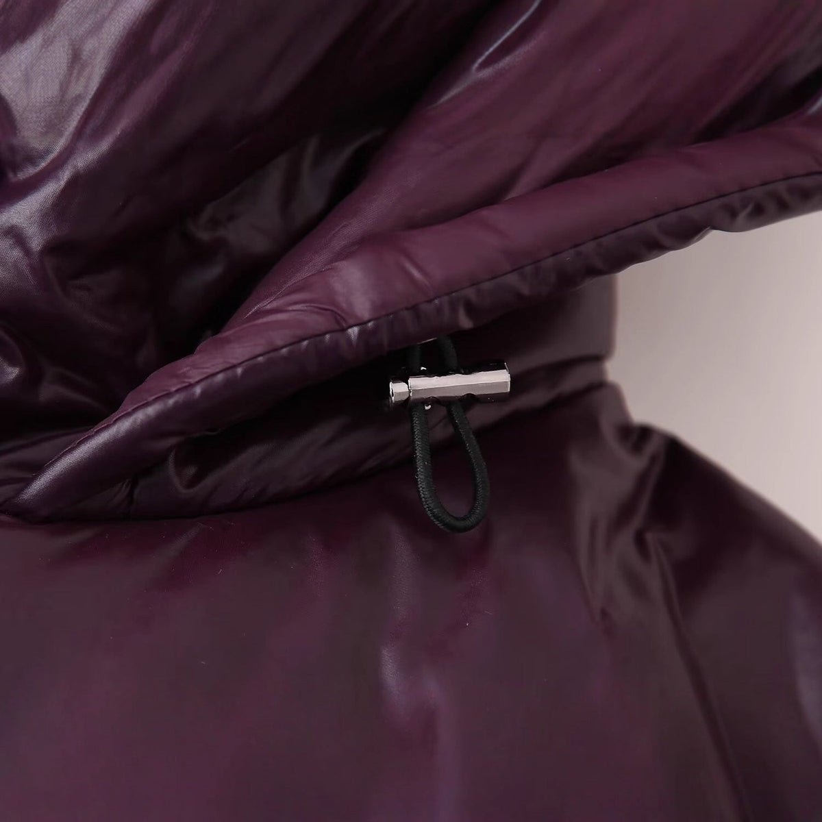 Damen Pufferjacke mit Kapuze und praktischen Taschen R&B