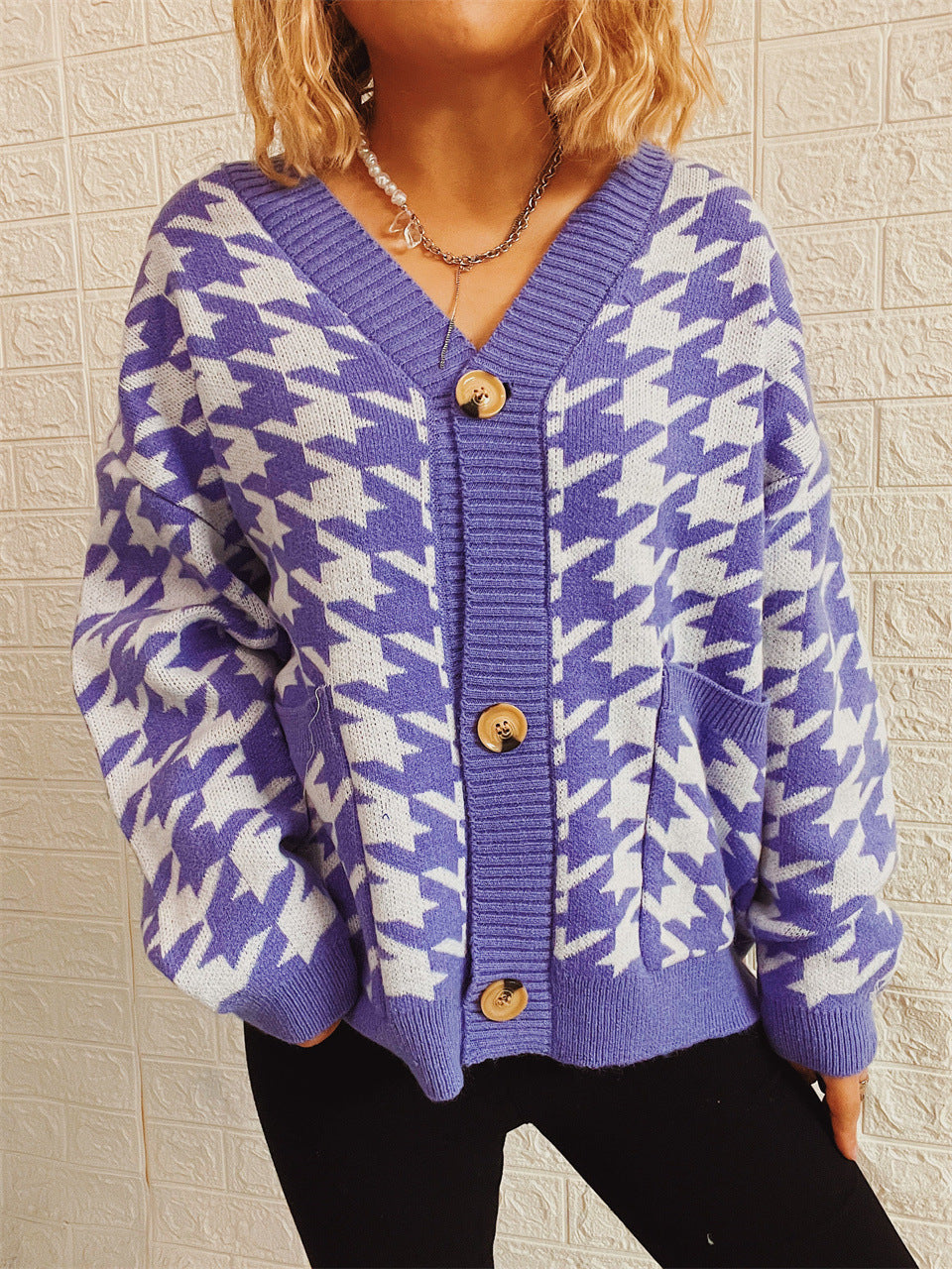 Damen gemütlicher Strickcardigan mit modernen Hahnentrittmuster und Knopfdetails R&B