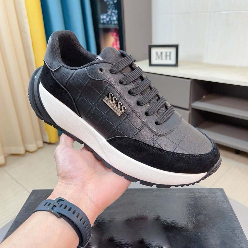 Damen Sportliche Sneakers mit strukturiertem Obermaterial und dämpfender Sohle R&B