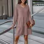Damen Strickkleid mit V-Ausschnitt und voluminösem Rock R&B