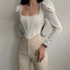 Damen tailliertes Oberteil mit eleganten Puffärmeln und quadratischem Ausschnitt R&B