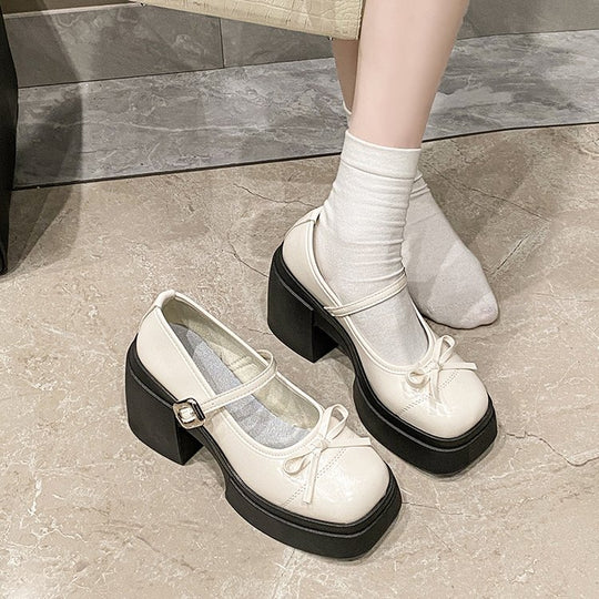 Damen Plateau-Pumps mit Riemchen und Schleifendetail R&B