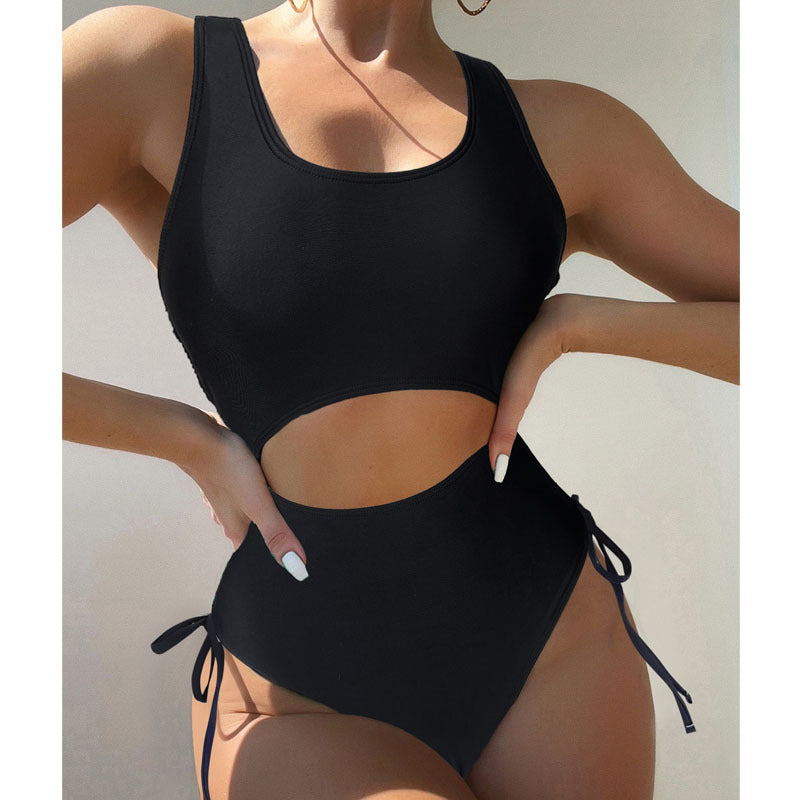 Damen Einteiliger Badeanzug mit raffiniertem Cut-Out und Schnürdetail