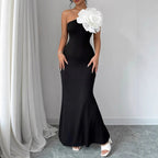 Damen figurbetontes Maxikleid mit asymmetrischem Design und dekorativer Blütenapplikation R&B