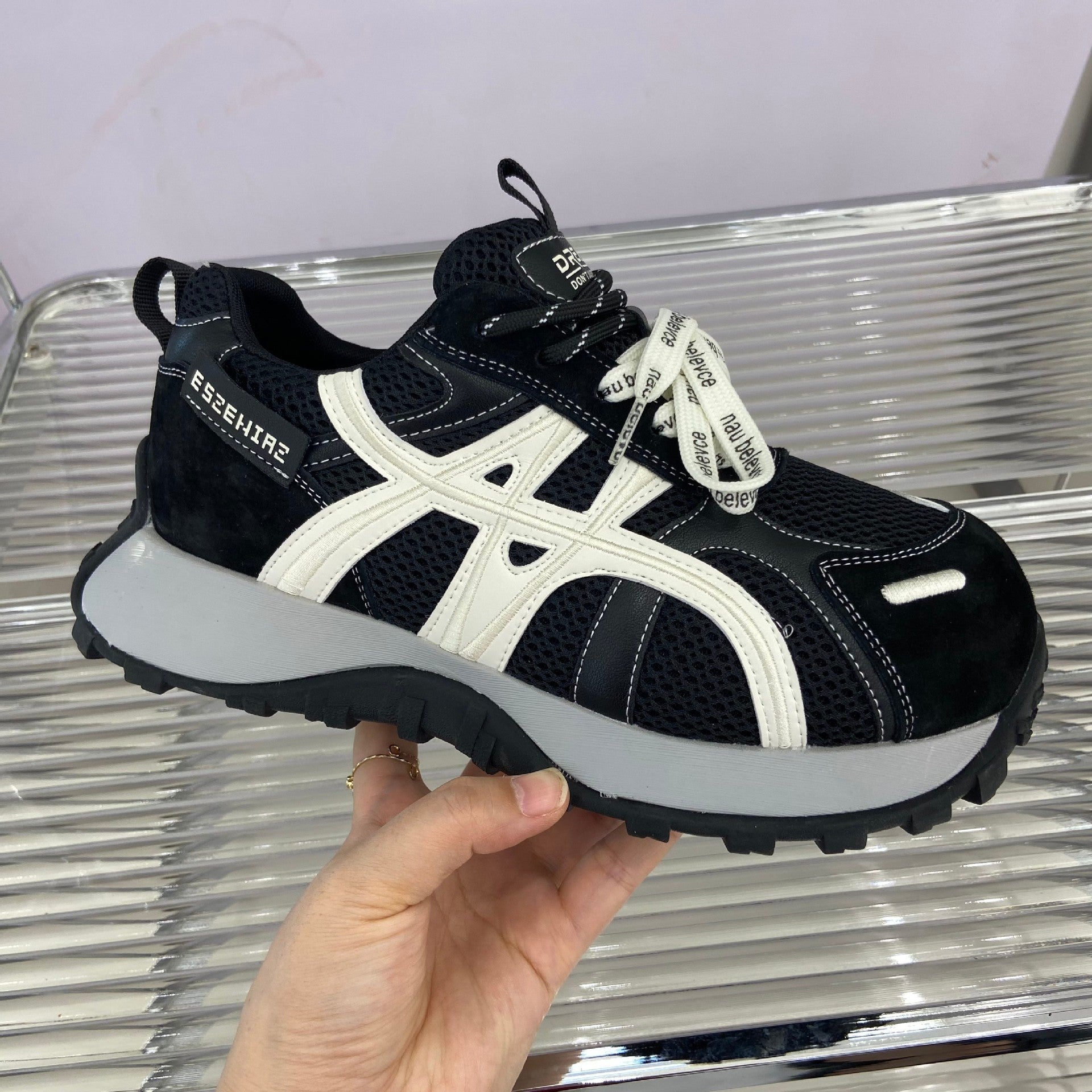 Damen Sportliche Plateau-Sneaker mit atmungsaktiver Mesh-Oberfläche und dämpfender Sohle R&B