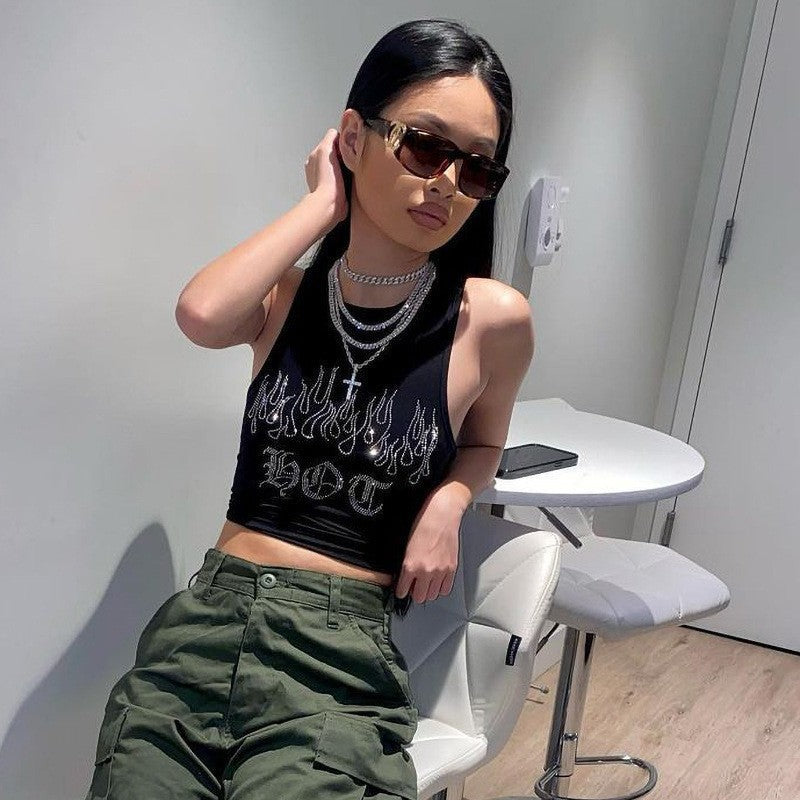 Damen Crop-Top mit auffälligem Flammenmotiv und glänzenden Akzenten R&B