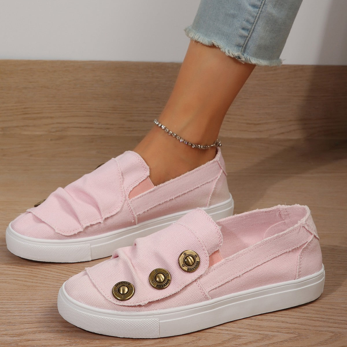 Damen Slip-On Sneakers mit modischen Knopfdetails R&B