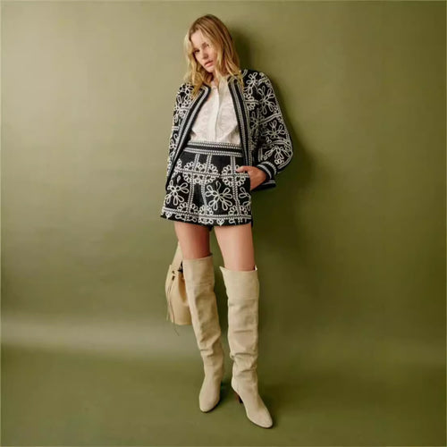 Damen gestickte Blumenjacke mit Volumenärmeln R&B