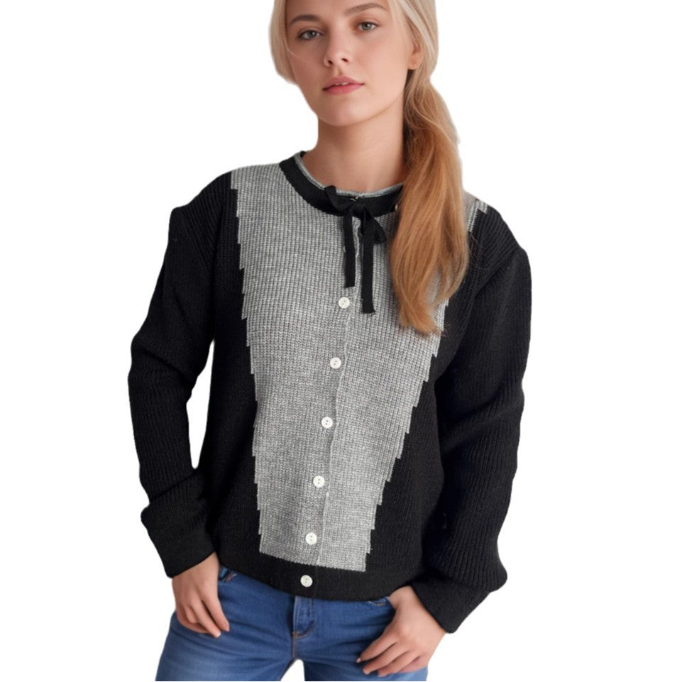 Damen Strickjacke mit kontrastierenden Mustern und dekorativen Knopfdetails R&B
