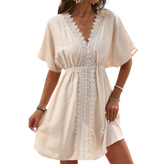 Damen Strandkleid mit elegantem V-Ausschnitt und zarten Spitzenverzierungen R&B