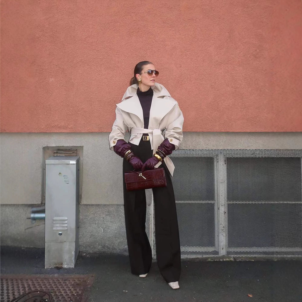Damen stylischer Trenchcoat mit breitem Kragen und Gürteldetails R&B