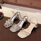 Damen modische Blockabsatz Sandalen mit zarten Verzierungen R&B