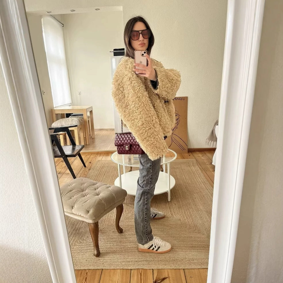 Damen Fuzzy Kurzjacke mit einzigartiger Struktur und lässigem Schnitt R&B