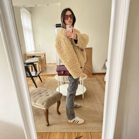 Damen Fuzzy Kurzjacke mit einzigartiger Struktur und lässigem Schnitt R&B