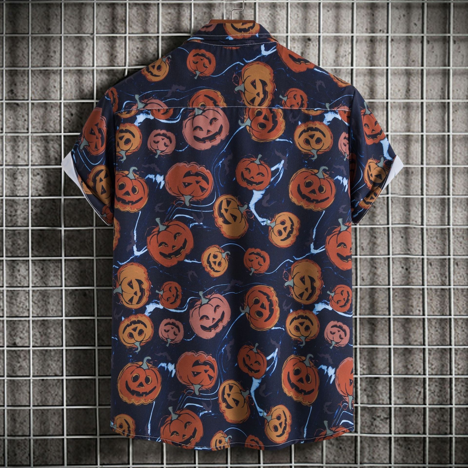 Herren Kurzarmhemd mit fröhlichem Halloween-Motiv