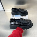 Damen modische Clogs mit klobiger Sohle und glänzender Lederoberfläche R&B
