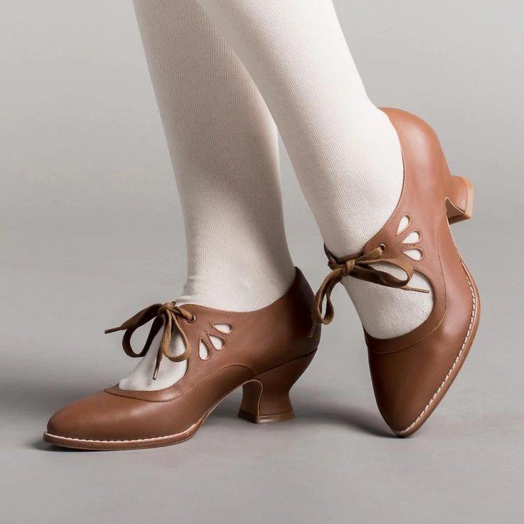 Damen Elegante Schnürpumps mit modischer Spitzenverzierung R&B
