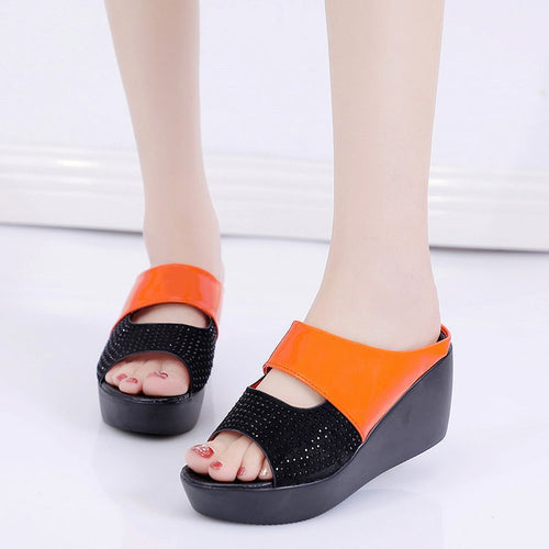 Damen Wedge-Pantoletten mit komfortabler dämpfender Sohle und eleganter Dekorverzierung R&B