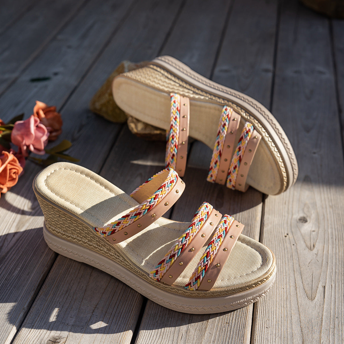 Damen Wedge-Pantoletten mit geflochtenem Riemendesign und modischen Akzenten R&B
