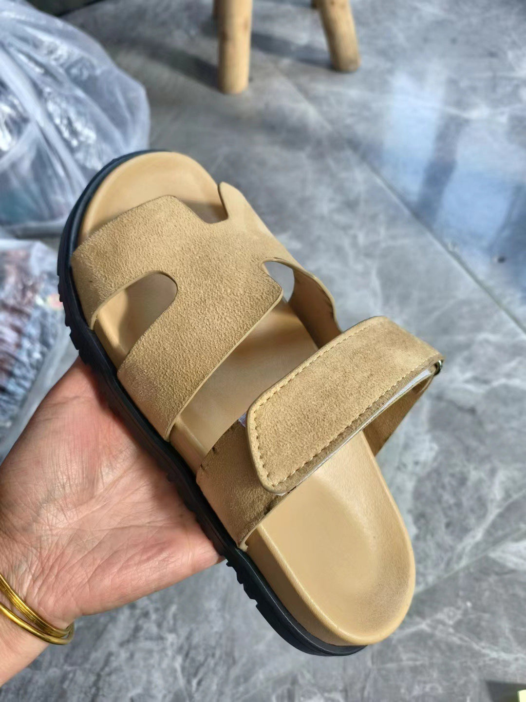 Damen Bequeme Freizeitsandalen mit verstellbaren Riemen und ergonomischer Fußbettgestaltung R&B