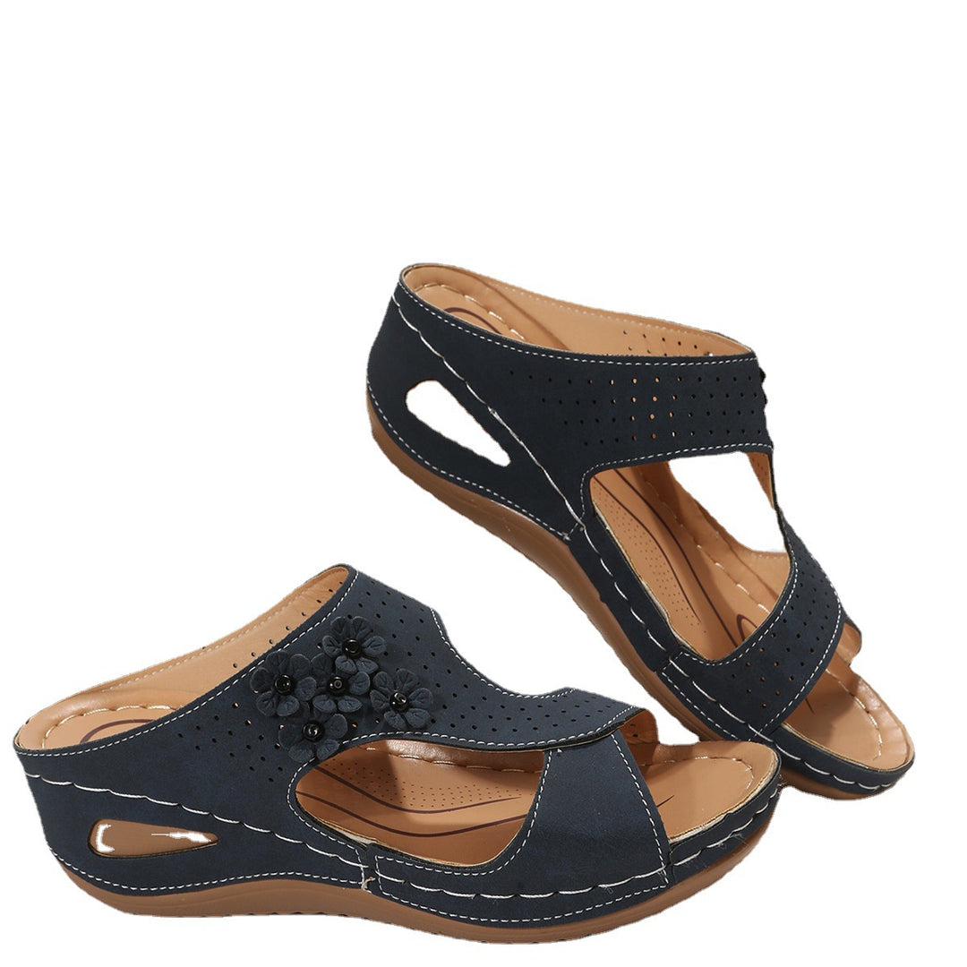 Damen Komfortable Mules mit modischem Cut-Out-Design und dekorativen Blumenapplikationen R&B