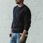 Herren strukturiertes Strickpullover mit feinem Wellenmuster