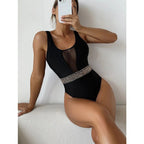 Damen Einteiliger Badeanzug mit transparentem Einsätzen und glamourösem Gürtel R&B