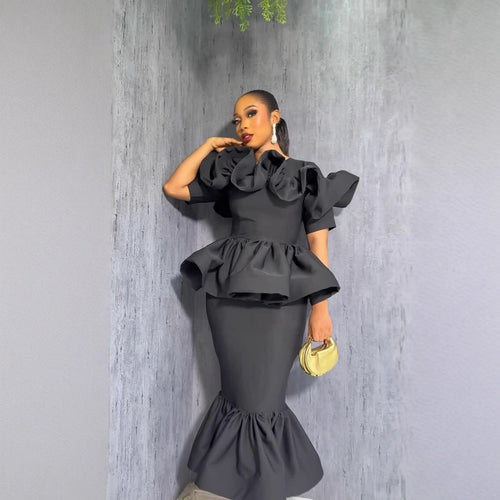 Damen Figurbetontes Kleid mit extravaganten Rüschen und schickem Schößchen R&B