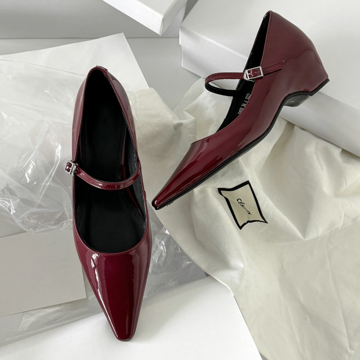 Damen elegante Slingback-Pumps mit spitzem Zehenbereich und glänzender Oberfläche