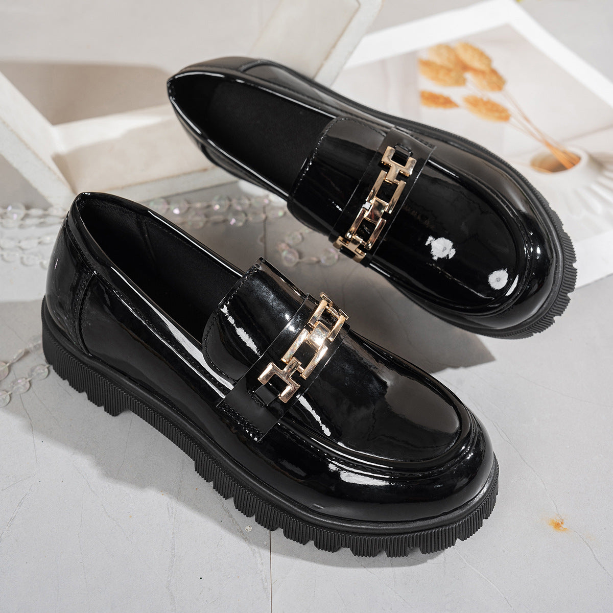 Damen Modische Loafers mit glänzender Oberflächenstruktur R&B