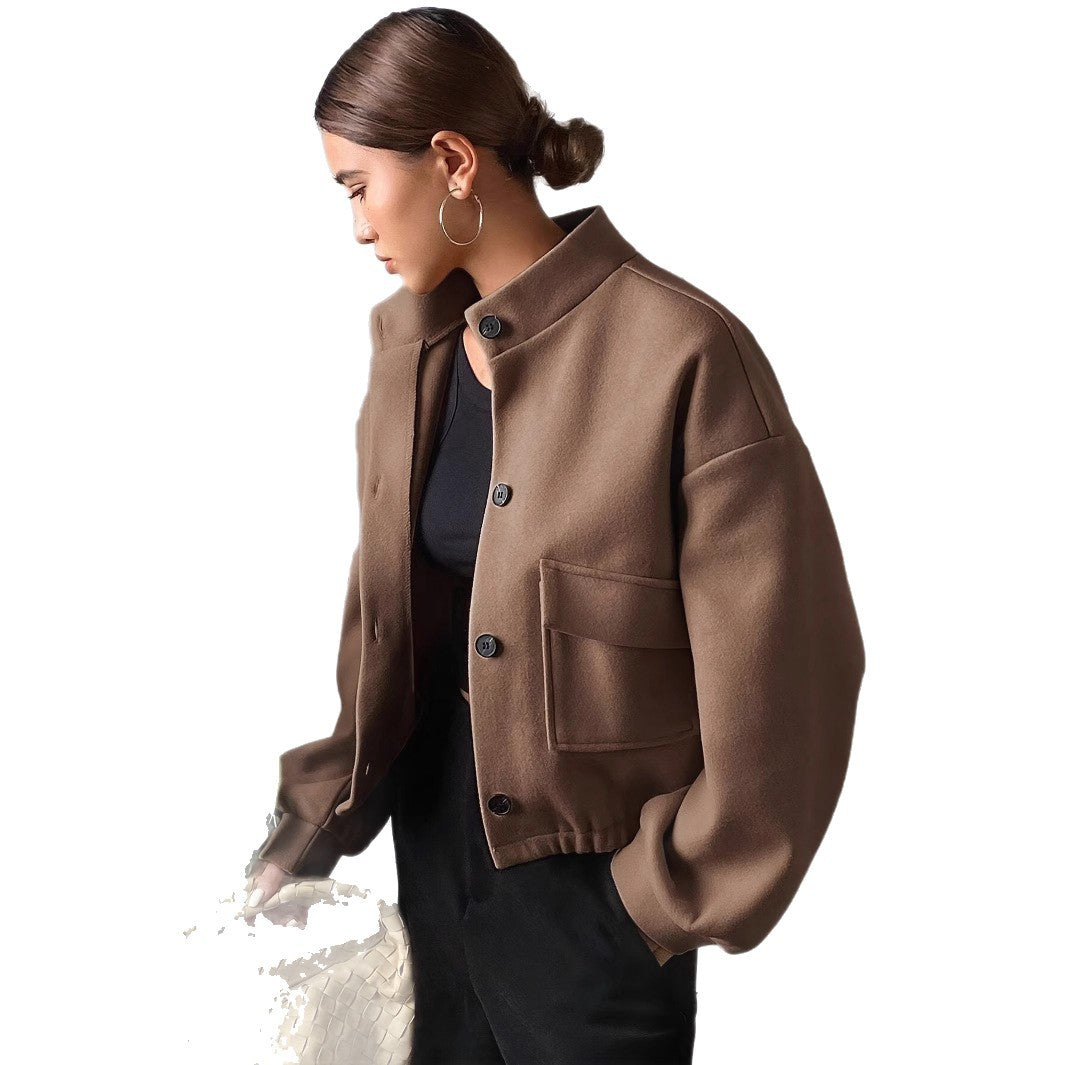 Damen Modische Kurzjacke mit Stehkragen und praktischen Taschen R&B