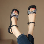 Damen modische Riemchen-Sandalen mit stilvollem Karomuster und komfortablem Blockabsatz
