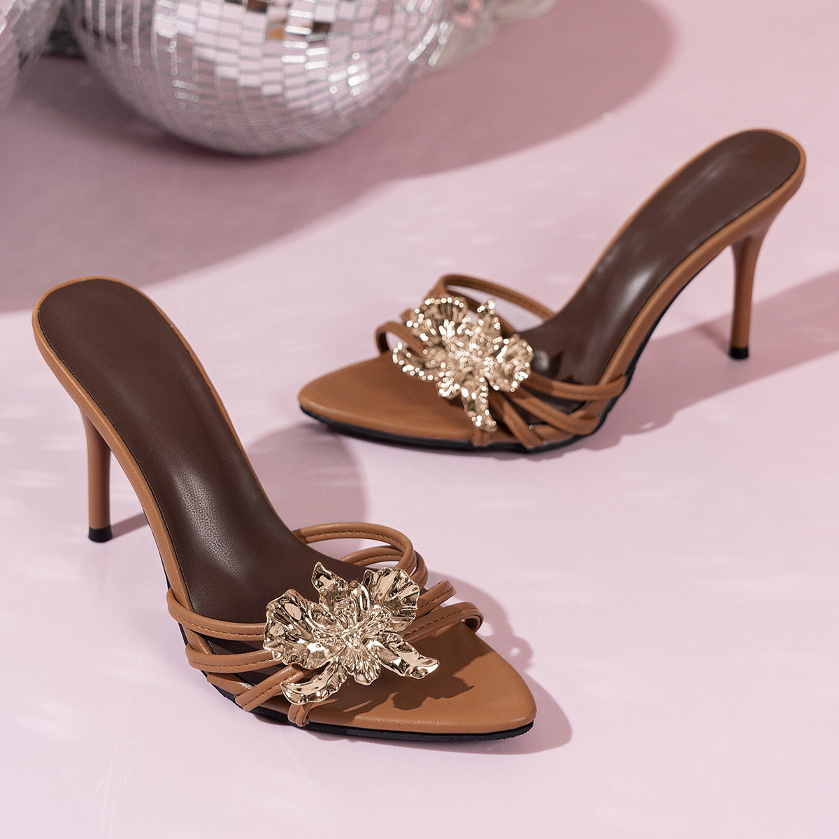 Damen Sandalen mit elegantem Blütenapplikationsdesign und filigranem Absatz R&B