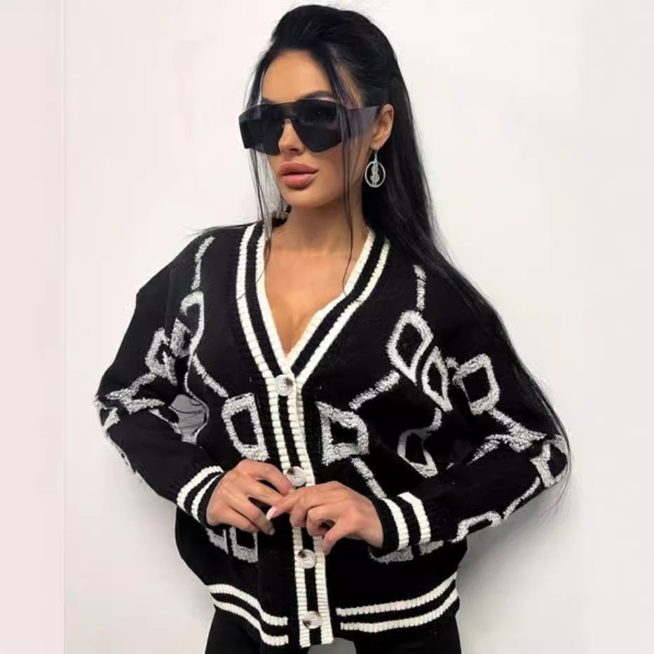 Damen Strickjacke mit grafischem Muster und Knopfdetails R&B