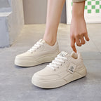 Damen Sportliche Sneakers mit dämpfender Profilsohle und atmungsaktiven Einsätzen R&B