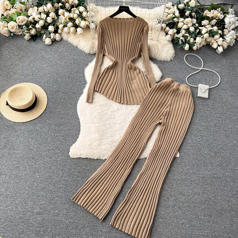 Damen modisches Strick-Loungewear-Set mit schmeichelnden Rippdetails R&B