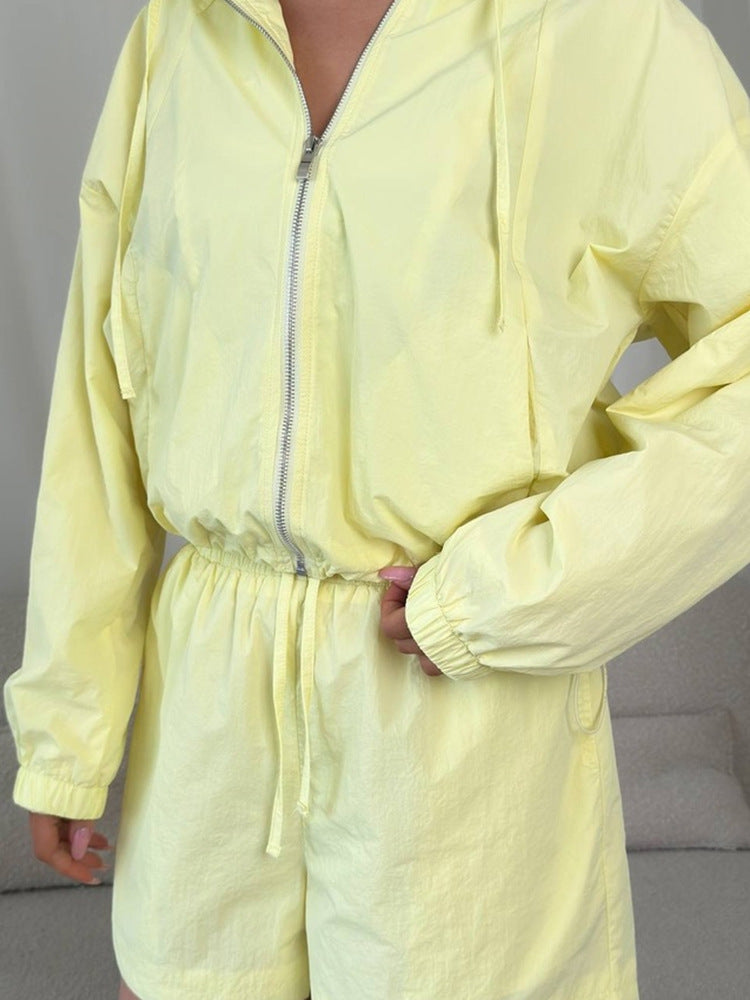 Damen lässiges Windbreaker-Set mit kurzen Hosen und Kapuze R&B