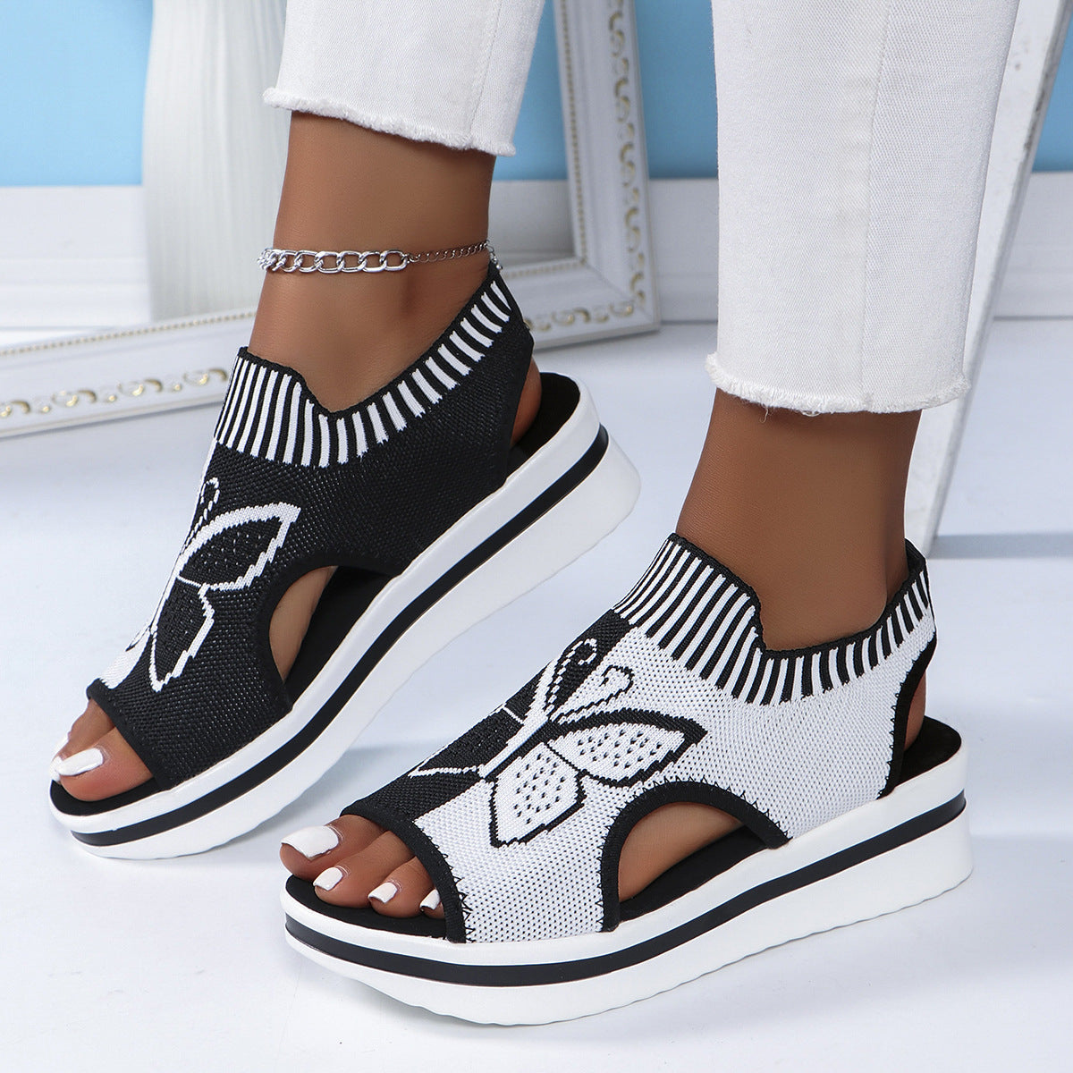Damen Schnürsandalen mit dekorativem Schmetterlingsdesign und rutschfester Sohle R&B