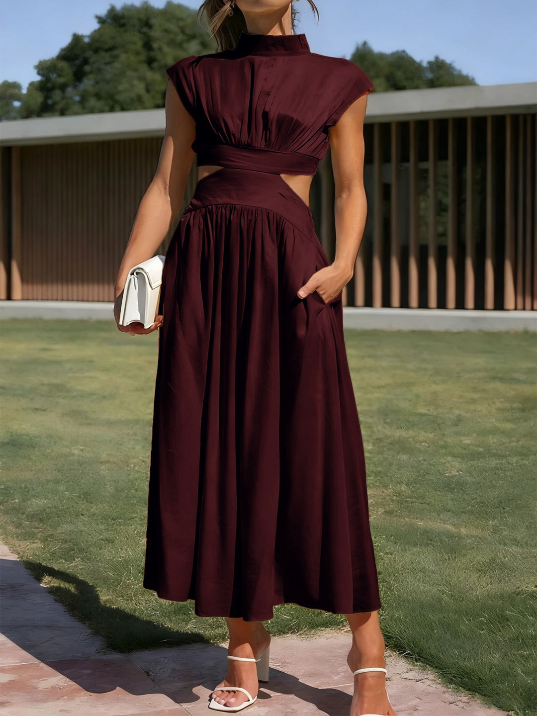Damen Maxikleid mit elegantem Wickeldesign und raffiniertem Cut-Out R&B