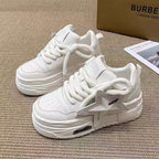 Damen Sportliche Plateausneaker mit einzigartiger Sternapplikation