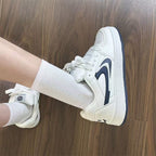 Damen Sportliche Sneakers mit buntem Schnürdesign R&B