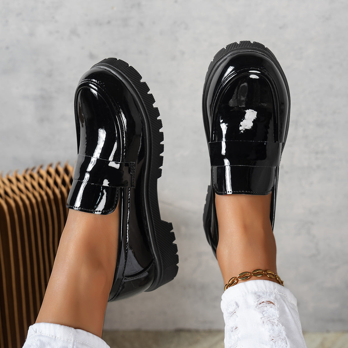 Damen Modische Loafers mit glänzender Oberflächenstruktur R&B